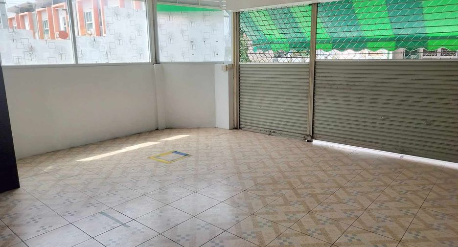 For sale 3 bedrooms townhouse in Phan Thong, Chonburi