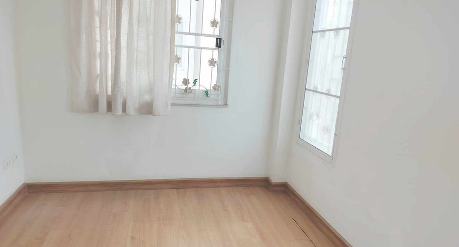 For sale 3 bedrooms townhouse in Phan Thong, Chonburi