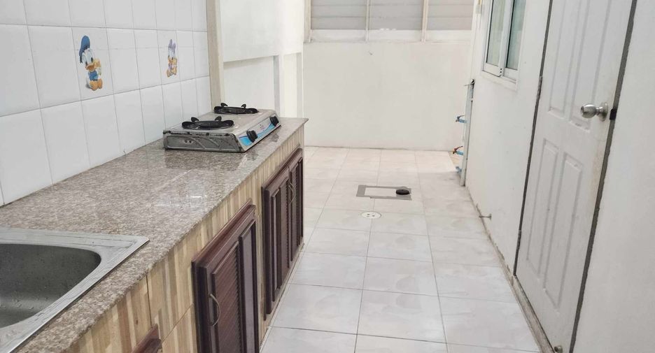 For sale 3 bedrooms townhouse in Phan Thong, Chonburi