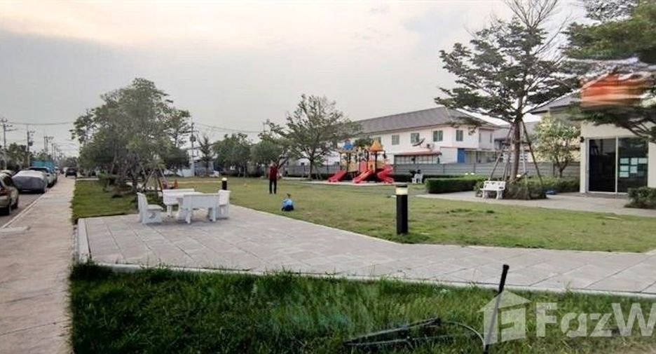 For sale 3 bedrooms townhouse in Khlong Luang, Pathum Thani