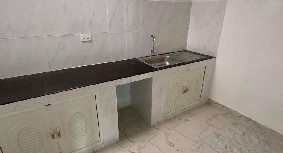 For sale 3 bedrooms townhouse in Khlong Luang, Pathum Thani
