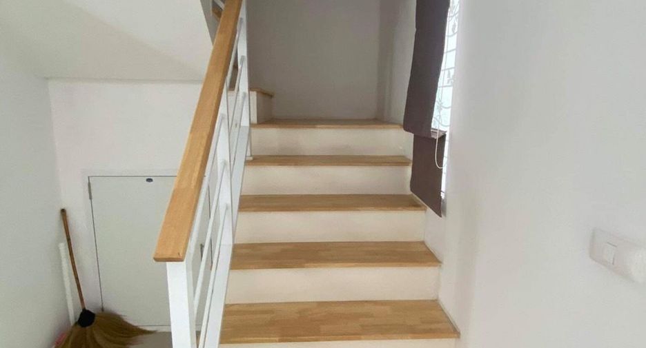 For sale 3 bedrooms townhouse in Khlong Luang, Pathum Thani