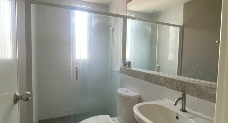 For sale 3 bedrooms townhouse in Nong Khaem, Bangkok