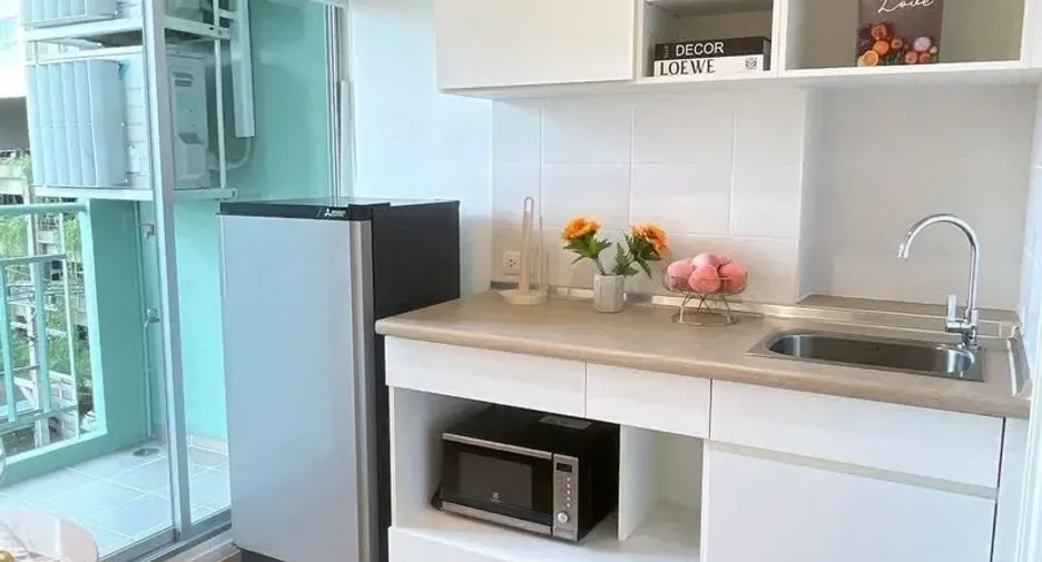 For sale studio condo in Huai Khwang, Bangkok