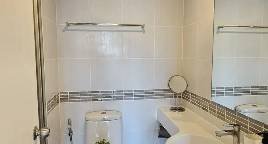For sale studio condo in Huai Khwang, Bangkok