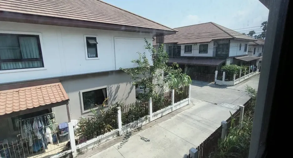 For sale 3 ベッドルーム townhouse in Mueang Chon Buri, Chonburi