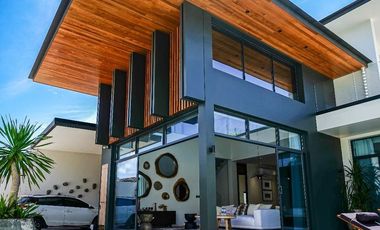 For rent 4 bedrooms villa in Mueang Phuket, Phuket