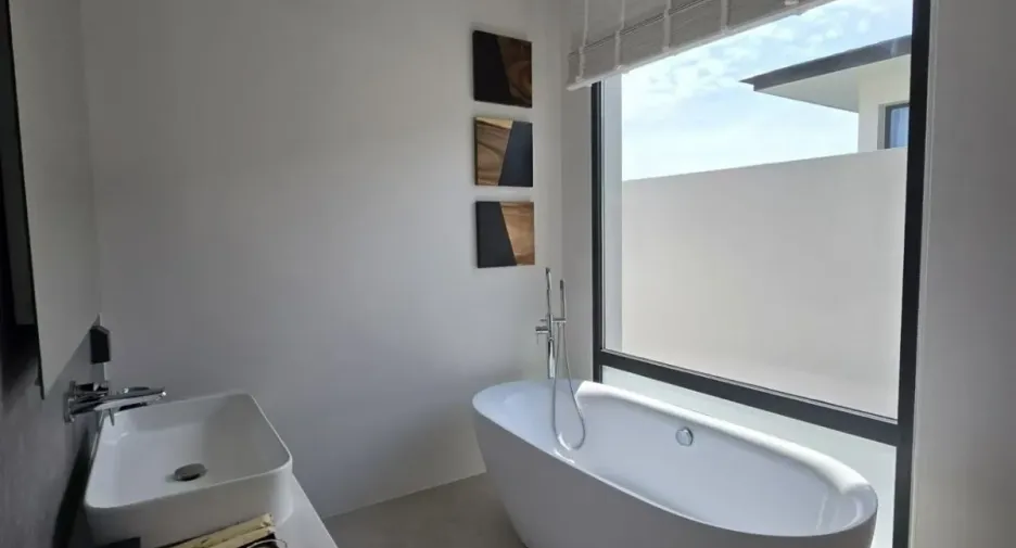 For rent 4 bedrooms villa in Mueang Phuket, Phuket