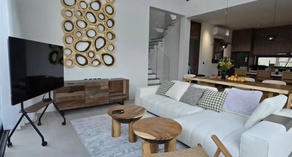 For rent 4 bedrooms villa in Mueang Phuket, Phuket