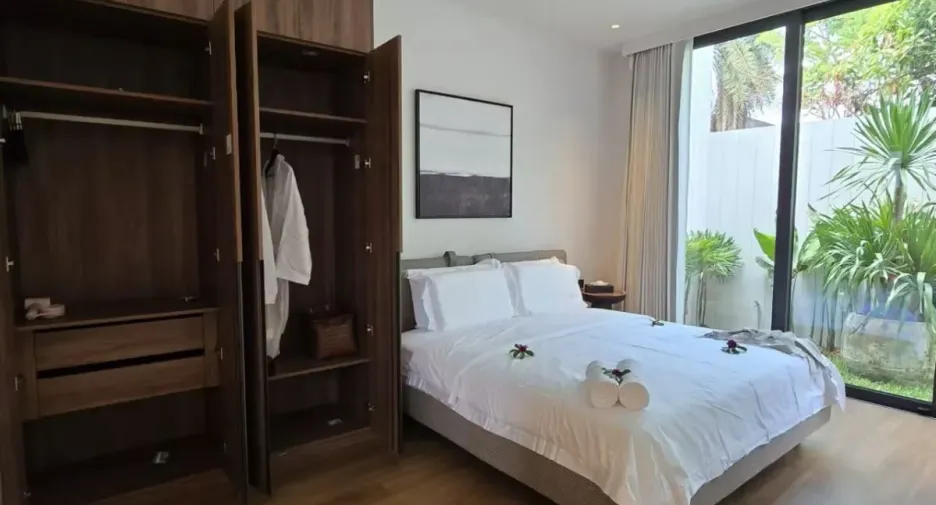 For rent 4 bedrooms villa in Mueang Phuket, Phuket