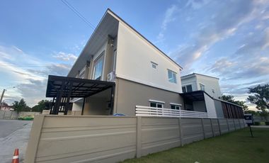 For sale 3 bedrooms townhouse in Nong Khaem, Bangkok