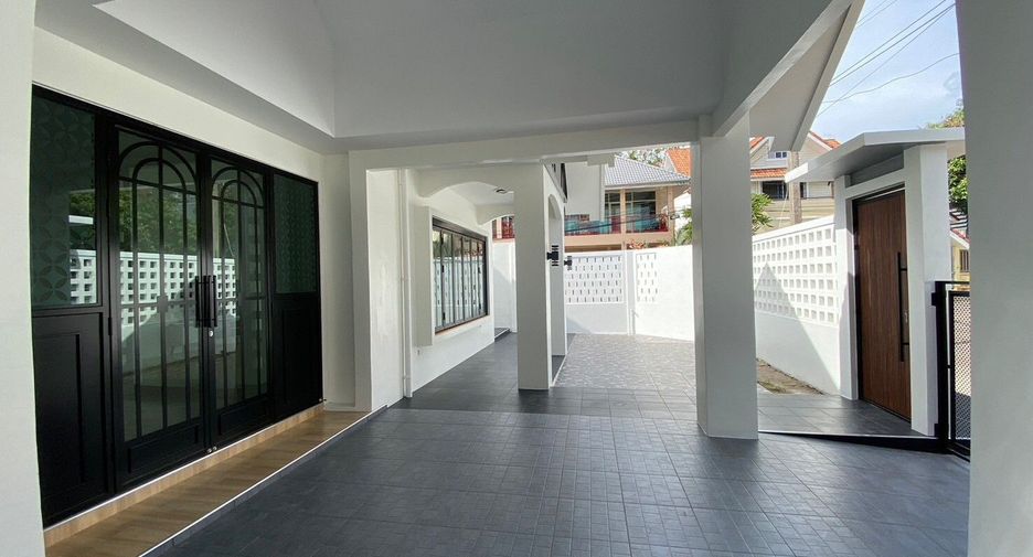 For rent 3 bedrooms house in Mueang Phuket, Phuket