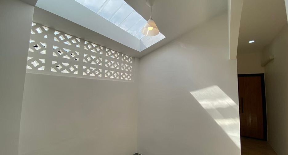 For rent 3 bedrooms house in Mueang Phuket, Phuket