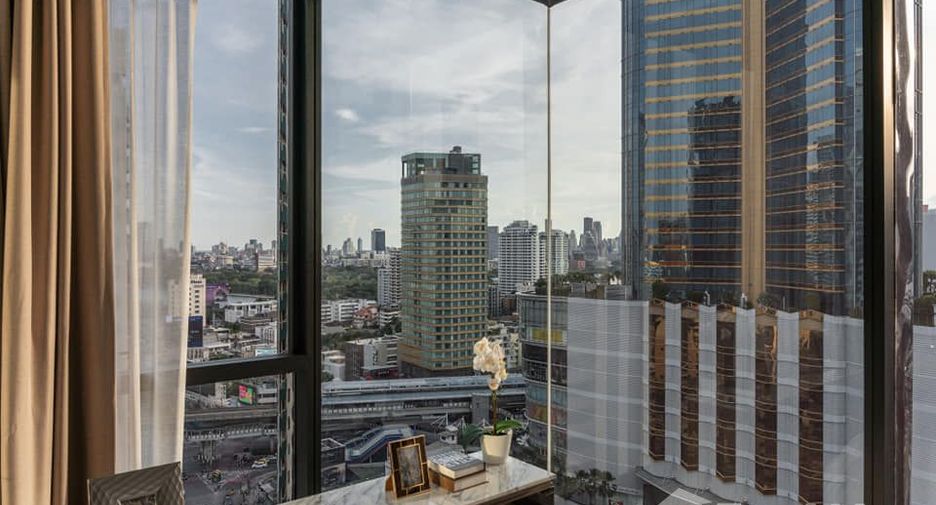 For sale 2 bedrooms condo in Khlong Toei, Bangkok