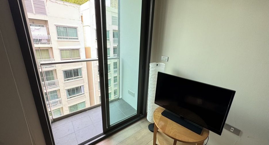 For sale 1 bed condo in Watthana, Bangkok
