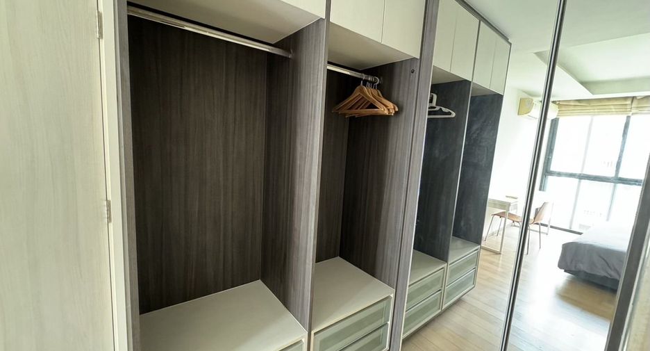 For sale 1 bed condo in Watthana, Bangkok