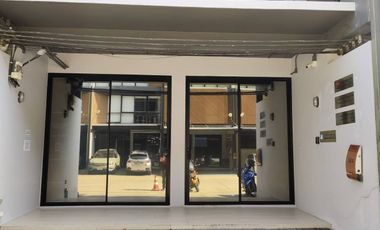 Büro zum Kauf in Phra Khanong, Bangkok