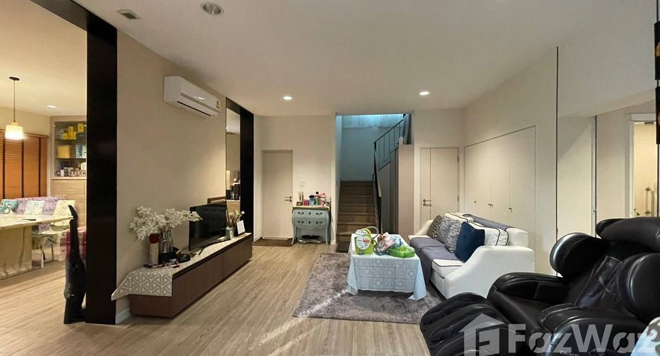 For sale 4 bedrooms house in Khan Na Yao, Bangkok