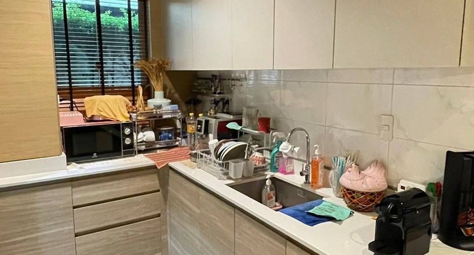For sale 4 bedrooms house in Khan Na Yao, Bangkok
