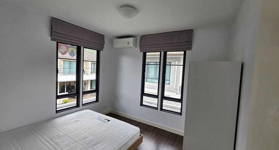 À louer 3 chambres maison à Mueang Phuket, Phuket