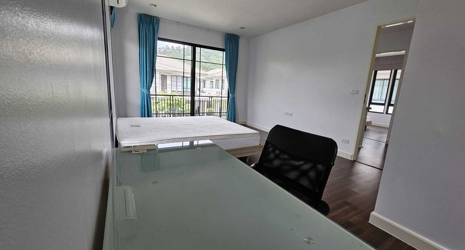 À louer 3 chambres maison à Mueang Phuket, Phuket