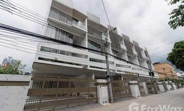 For sale 3 bedrooms townhouse in Chatuchak, Bangkok