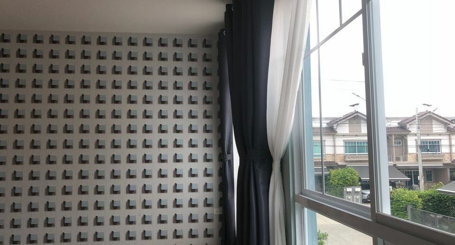 For sale 2 bedrooms townhouse in Bang Phli, Samut Prakan