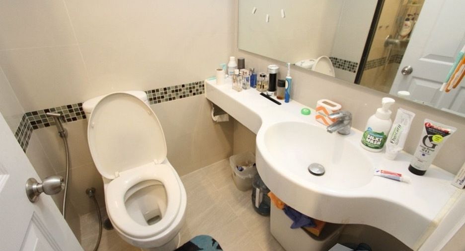 For sale 2 bedrooms condo in Yan Nawa, Bangkok