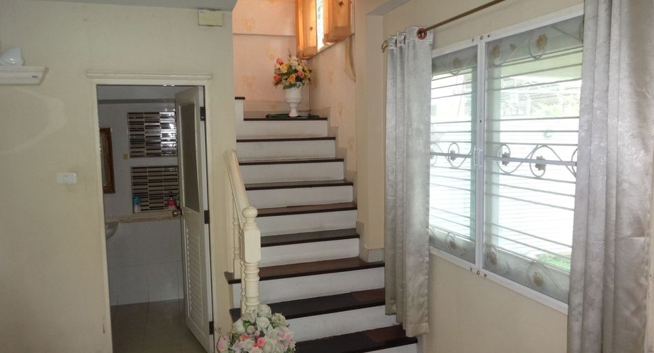 For sale 3 bedrooms house in Bang Khae, Bangkok
