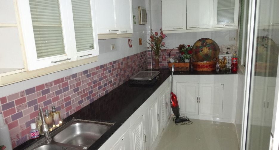 For sale 3 bedrooms house in Bang Khae, Bangkok