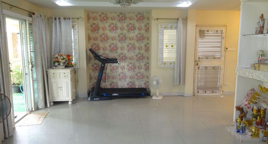 For sale 3 bedrooms house in Bang Khae, Bangkok
