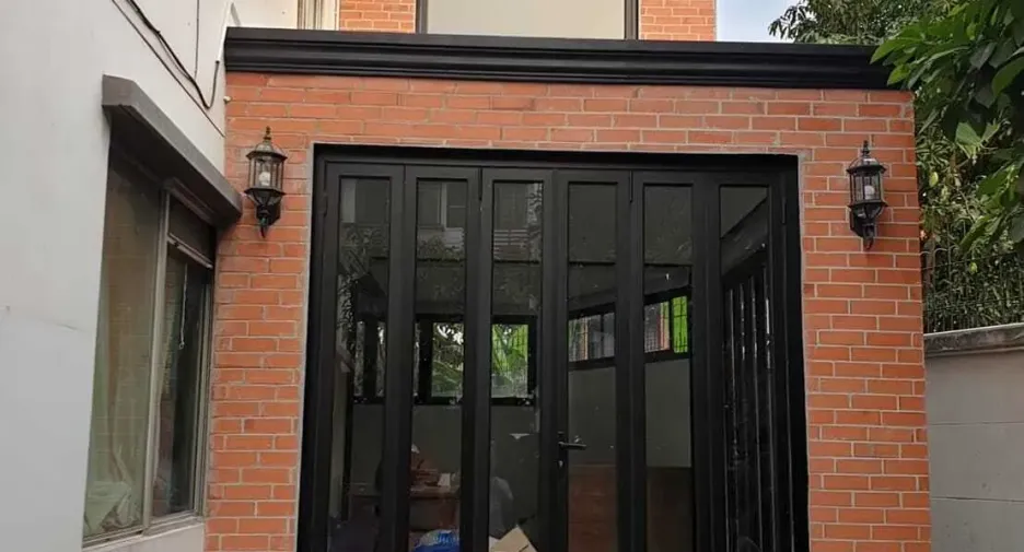 For sale 2 bedrooms townhouse in Bang Kapi, Bangkok