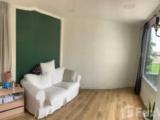 Casa adosada en venta de 2 habitaciones en Bang Kapi, Bangkok