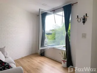 Casa adosada en venta de 2 habitaciones en Bang Kapi, Bangkok