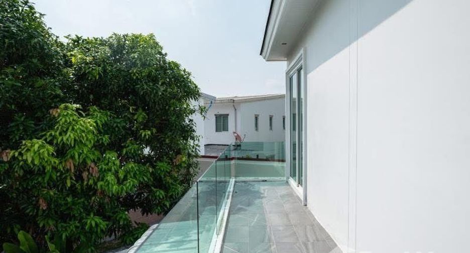 For rent 4 bedrooms villa in Mueang Phuket, Phuket