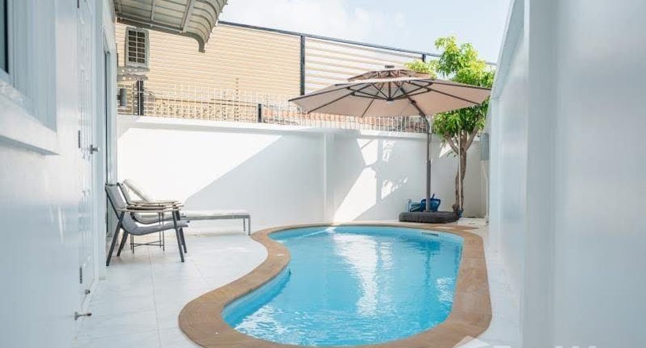 For rent 4 bedrooms villa in Mueang Phuket, Phuket