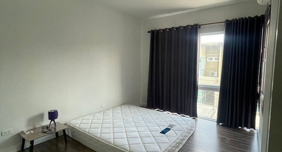For sale 3 bedrooms townhouse in Bang Phli, Samut Prakan