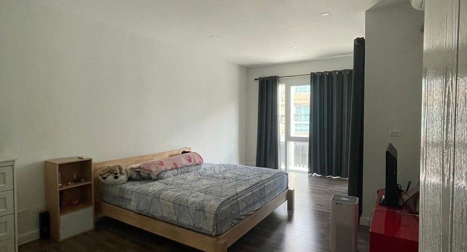For sale 3 bedrooms townhouse in Bang Phli, Samut Prakan