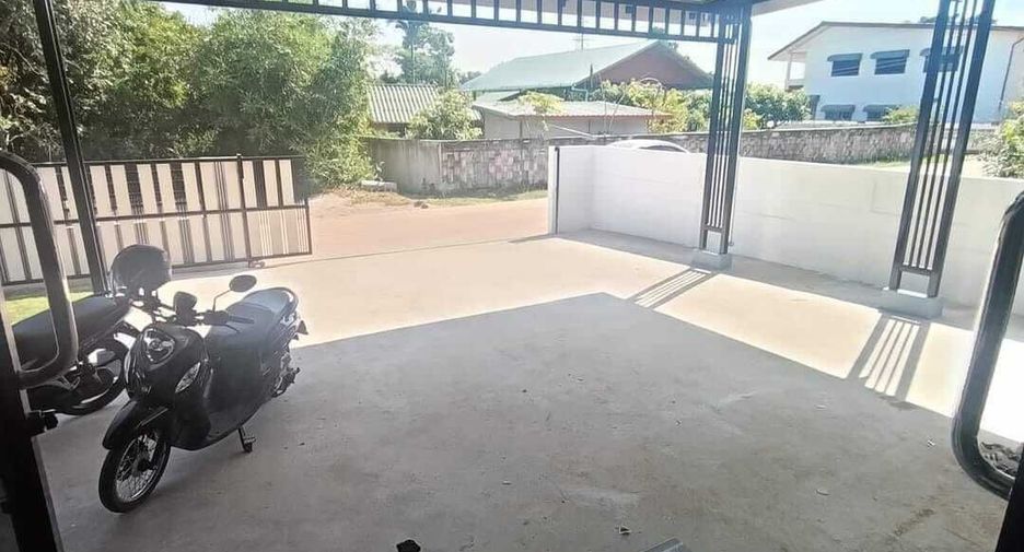 For sale 3 bedrooms house in Mueang Sakon Nakhon, Sakon Nakhon