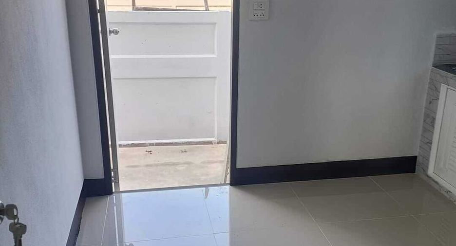 For sale 3 bedrooms house in Mueang Sakon Nakhon, Sakon Nakhon