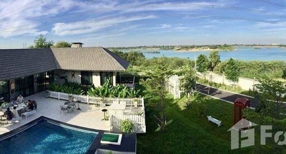 For sale 4 bedrooms house in Sai Noi, Nonthaburi