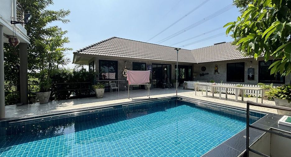 For sale 4 bedrooms house in Sai Noi, Nonthaburi