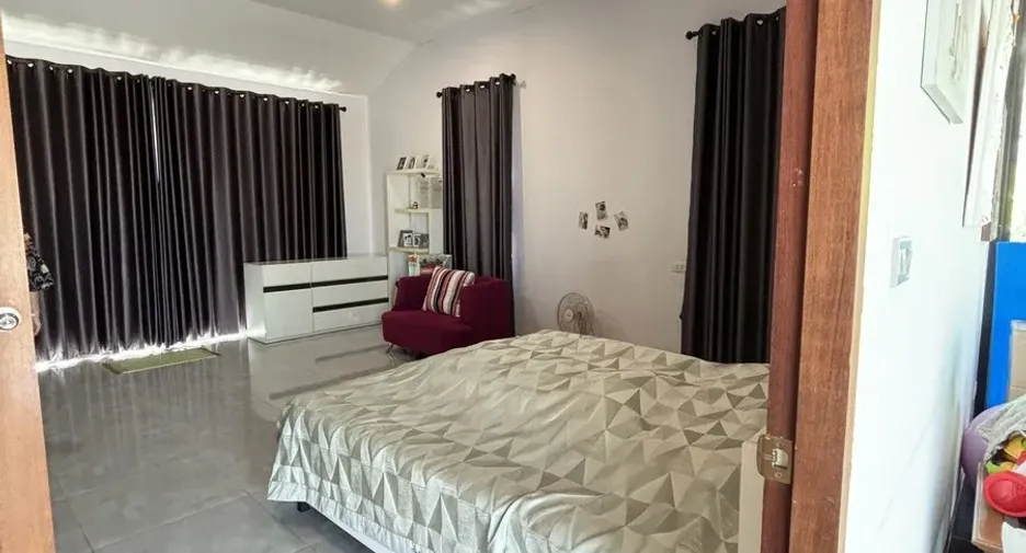 For sale 4 bedrooms house in Sai Noi, Nonthaburi