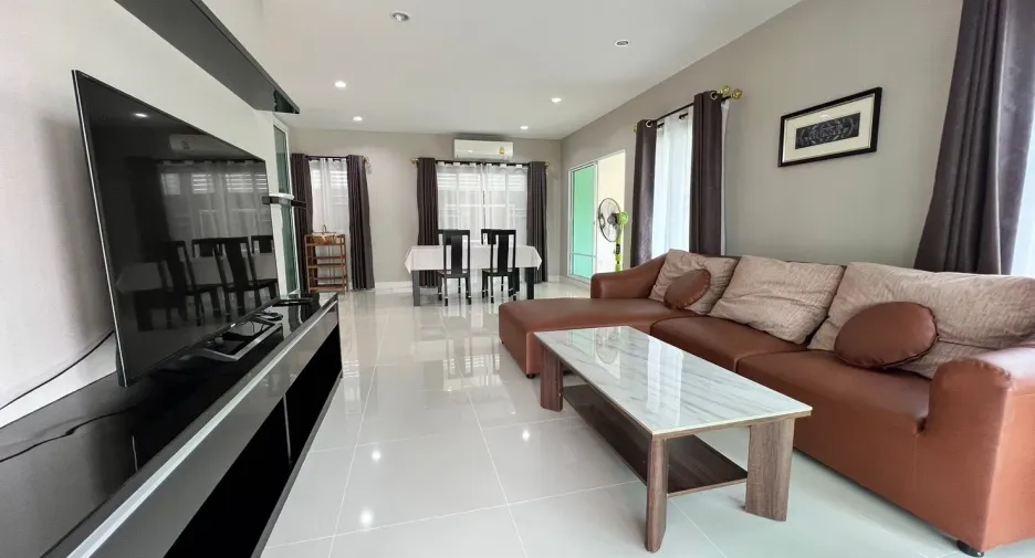 For rent 4 bedrooms house in Mueang Phuket, Phuket