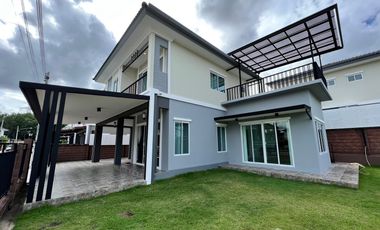 Casa en alquiler de 4 habitaciones en Mueang Phuket, Phuket