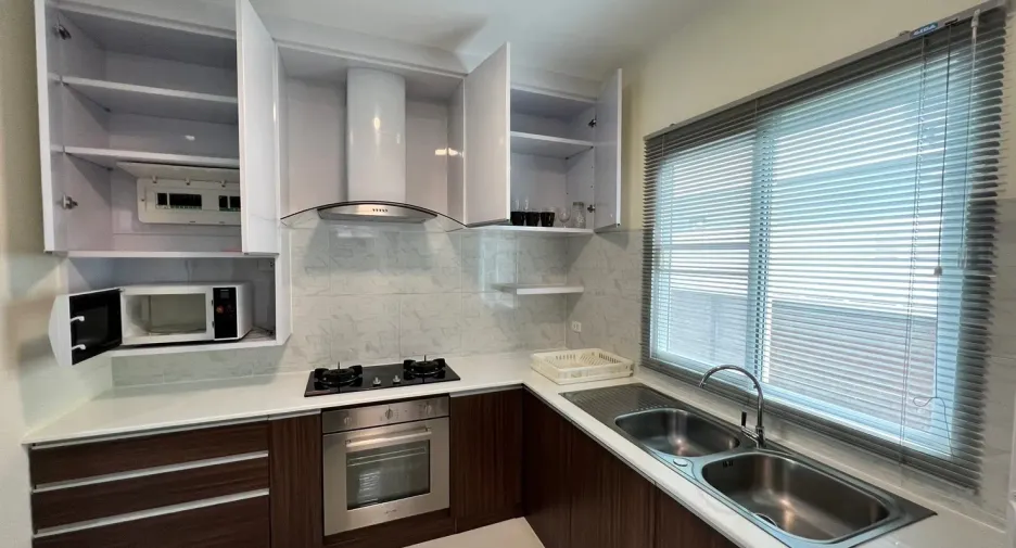 For rent 4 bedrooms house in Mueang Phuket, Phuket
