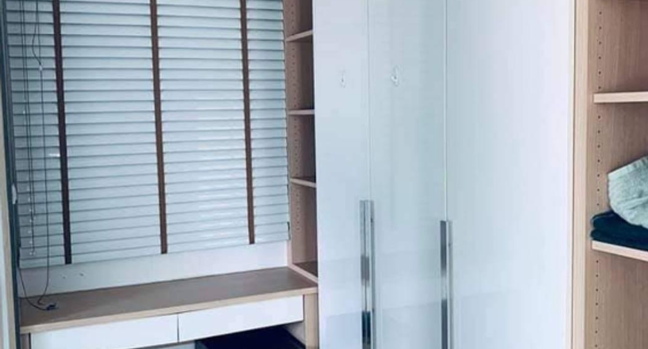 For sale 2 bedrooms condo in Huai Khwang, Bangkok