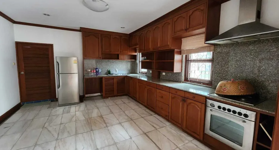 For rent 8 bedrooms house in Mueang Phuket, Phuket