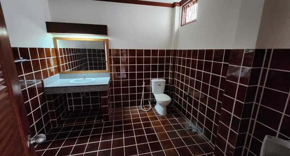 For rent 8 bedrooms house in Mueang Phuket, Phuket