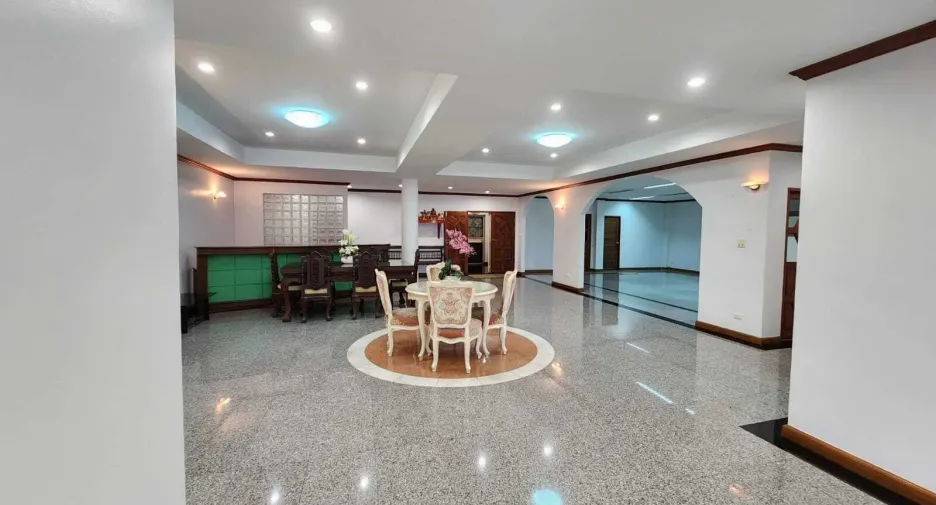 For rent 8 bedrooms house in Mueang Phuket, Phuket